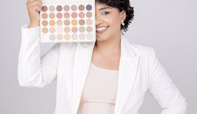 Makyaj Tüyoları: Her Kadının Bilmesi Gereken Şaşırtıcı Teknikler