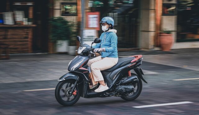 Günlük Kombinler: Şıklığı ve Rahatlığı Bir Arada Sunan 5 Harika Fikir