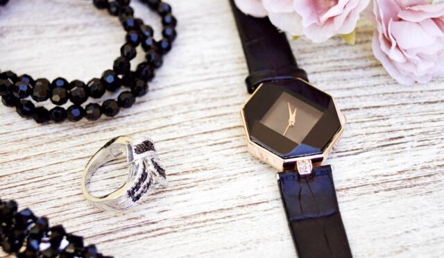 Kadın Aksesuar Önerileri ile Stilinizi Göz Alıcı Hale Getirin