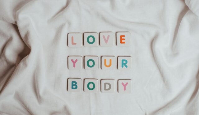 Kendini Kabul Etme Rehberi ile Daha Mutlu Bir Hayat