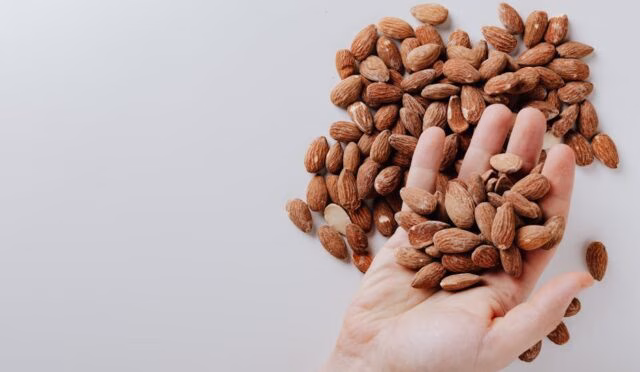 Badem Tüketmenin 6 Faydası Nedir? hakkında görsel - badem tüketimi