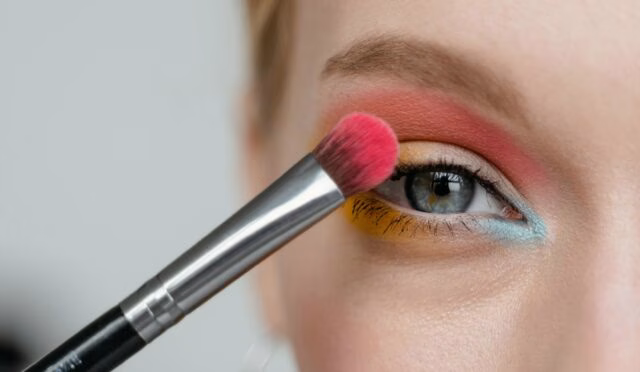 Makyajda Daha Genç Görünmenin Sırları