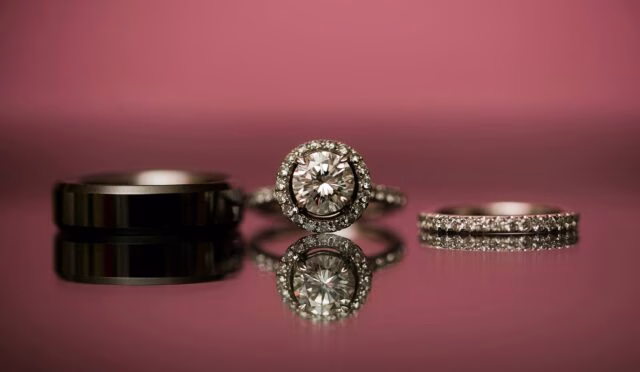 Minimal Takı Trendi Neden Bu Kadar Popüler